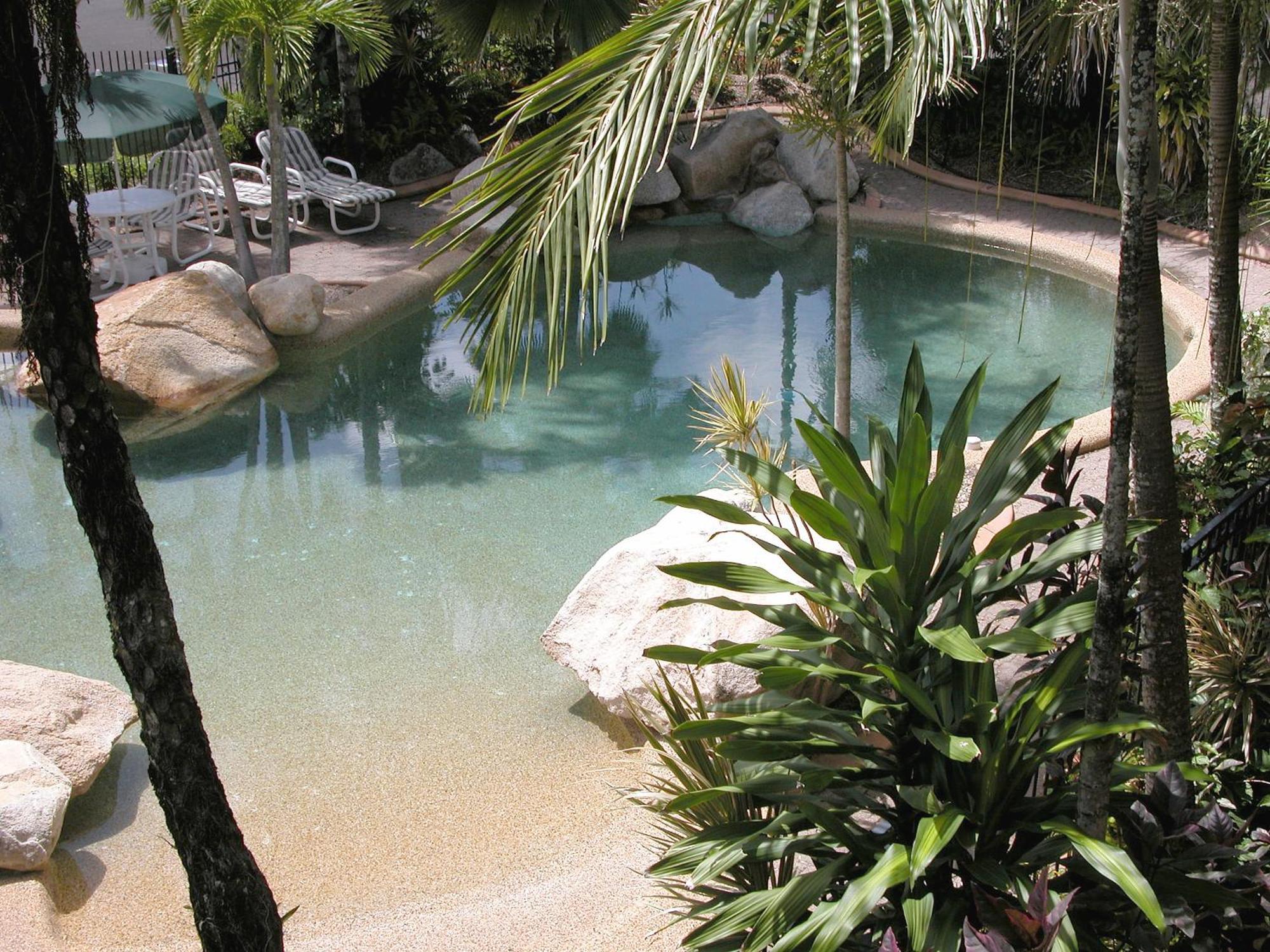 Cairns Queenslander Hotel & Apartments Exterior photo